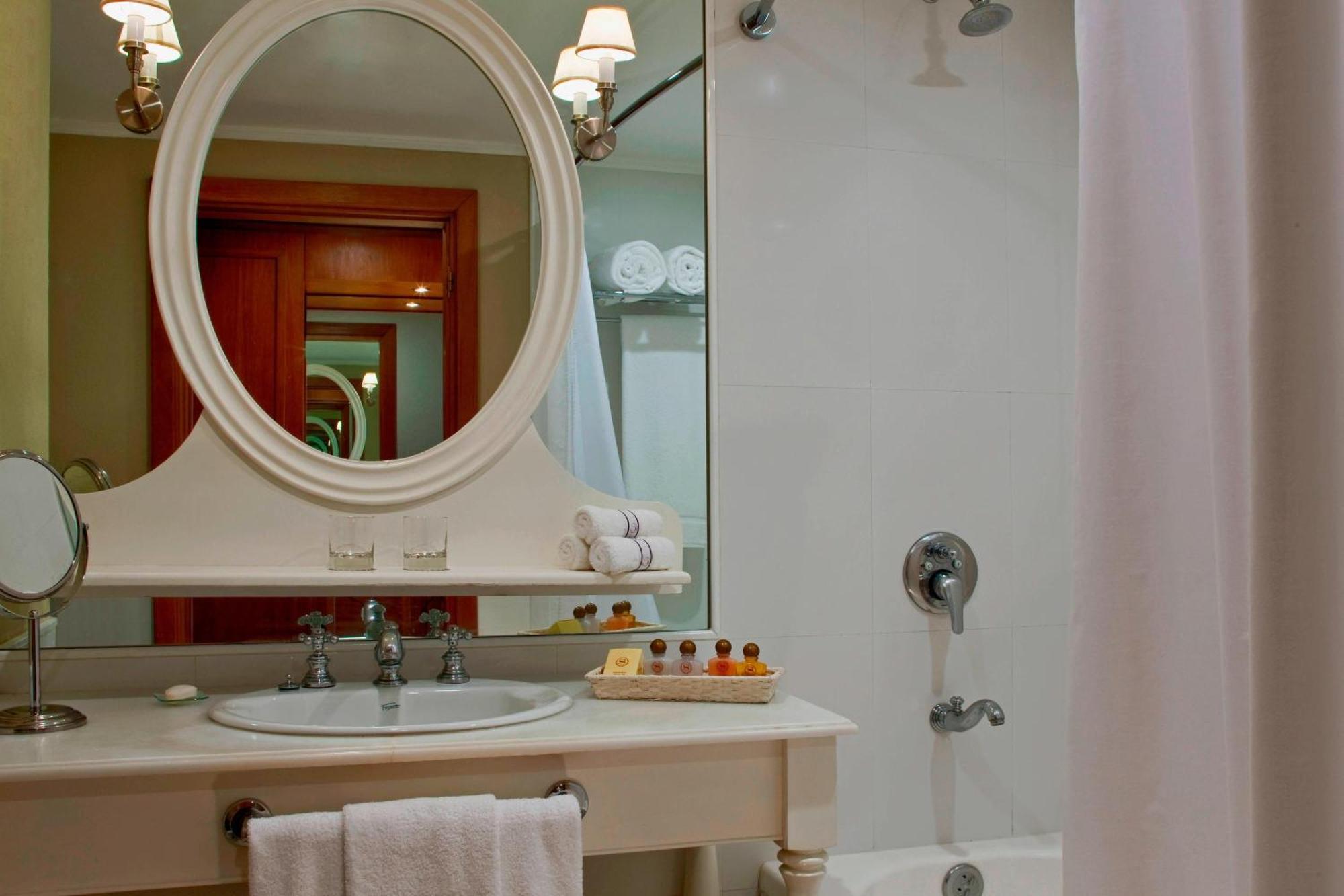 Quarto Deluxe com 2 Camas de Solteiro e Vista do Rio